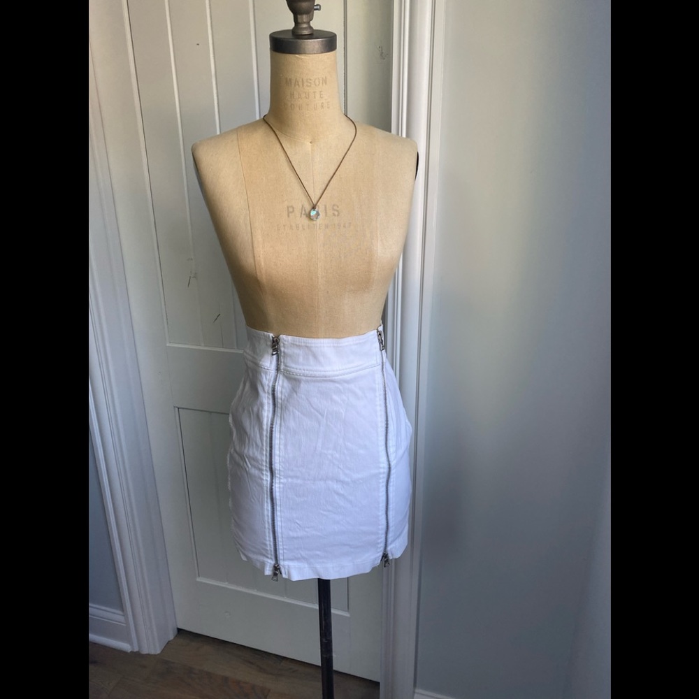 Guess Jeans stretch women’s skirts size 31